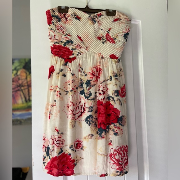 Small Urban Outfitters Strapless Dress— Fun Floral Pattern - Picture 4 of 11